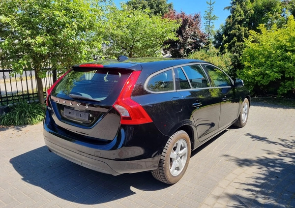 Volvo V60 cena 51900 przebieg: 148121, rok produkcji 2016 z Tuchów małe 137